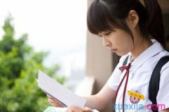 爱游戏体育app2025最新版车内视角与精细仪表盘